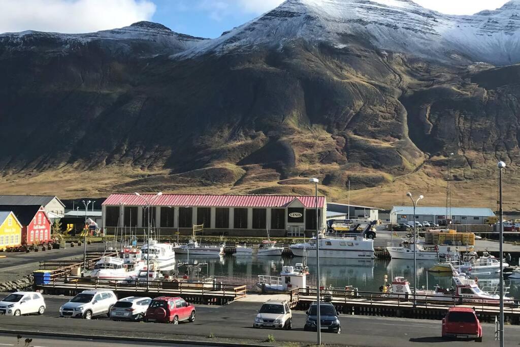 Siglufjordur House With A Warm Soul In North Iceland מראה חיצוני תמונה