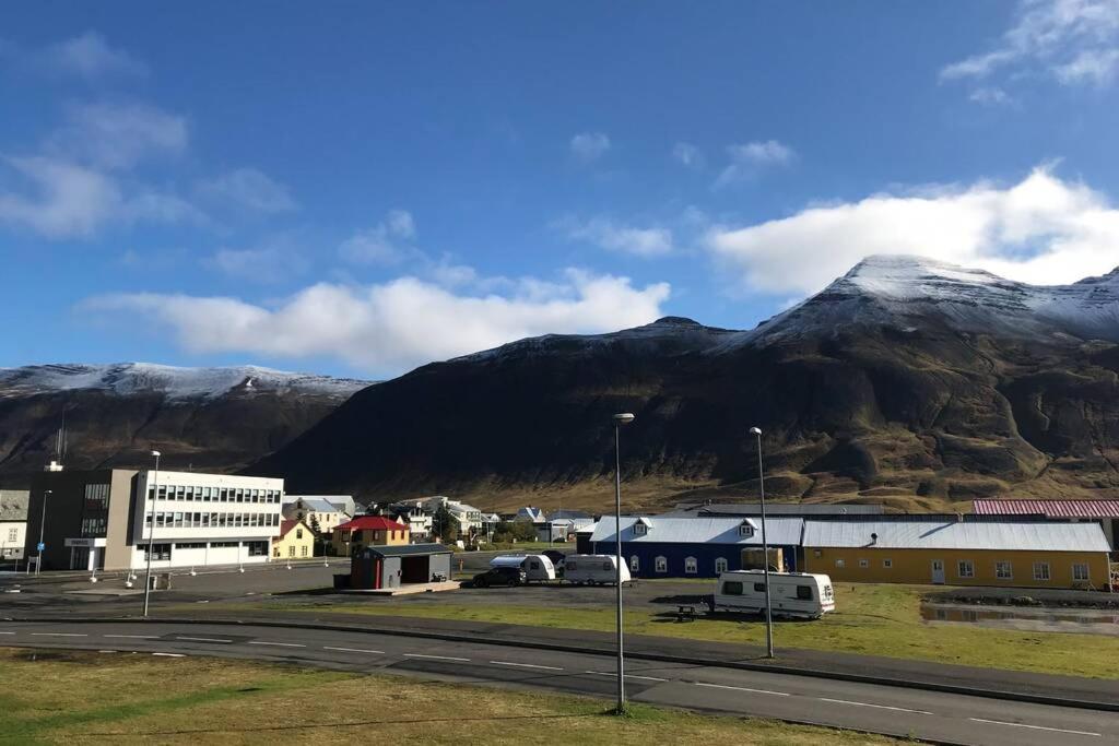 Siglufjordur House With A Warm Soul In North Iceland מראה חיצוני תמונה