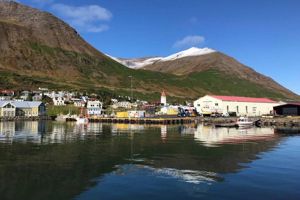 Siglufjordur House With A Warm Soul In North Iceland מראה חיצוני תמונה