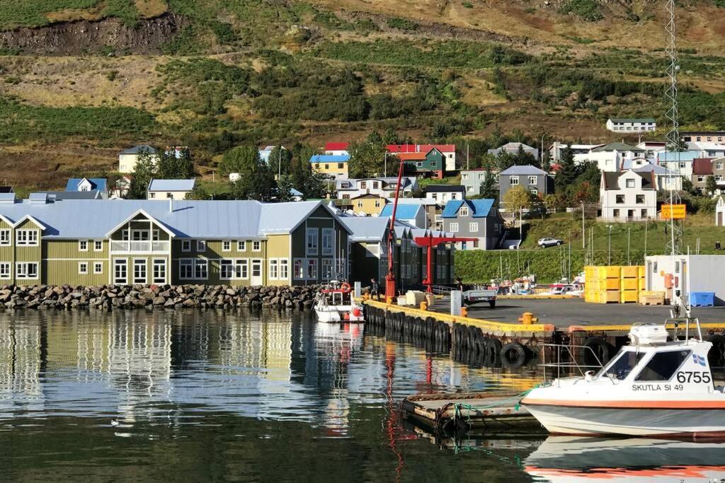 Siglufjordur House With A Warm Soul In North Iceland מראה חיצוני תמונה